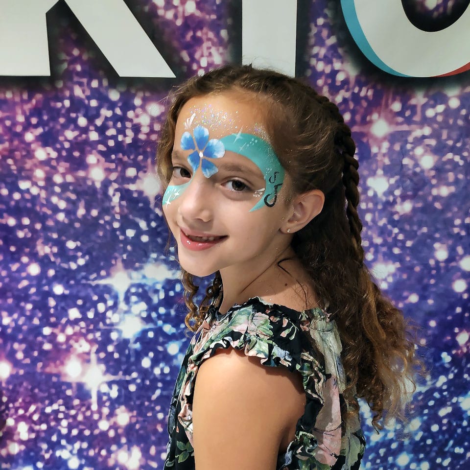 ספא טיק טוק לאלילנד איפור המלכה גאון